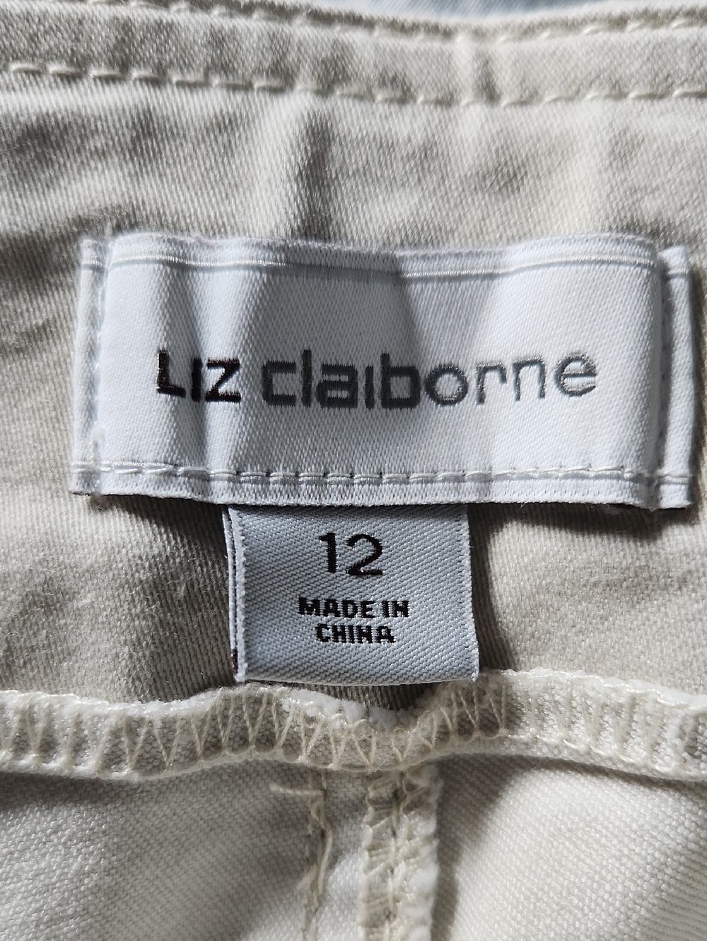 Liz Claiborne Pull On Stretch Shorts Size 12 - Picture 7 of 8